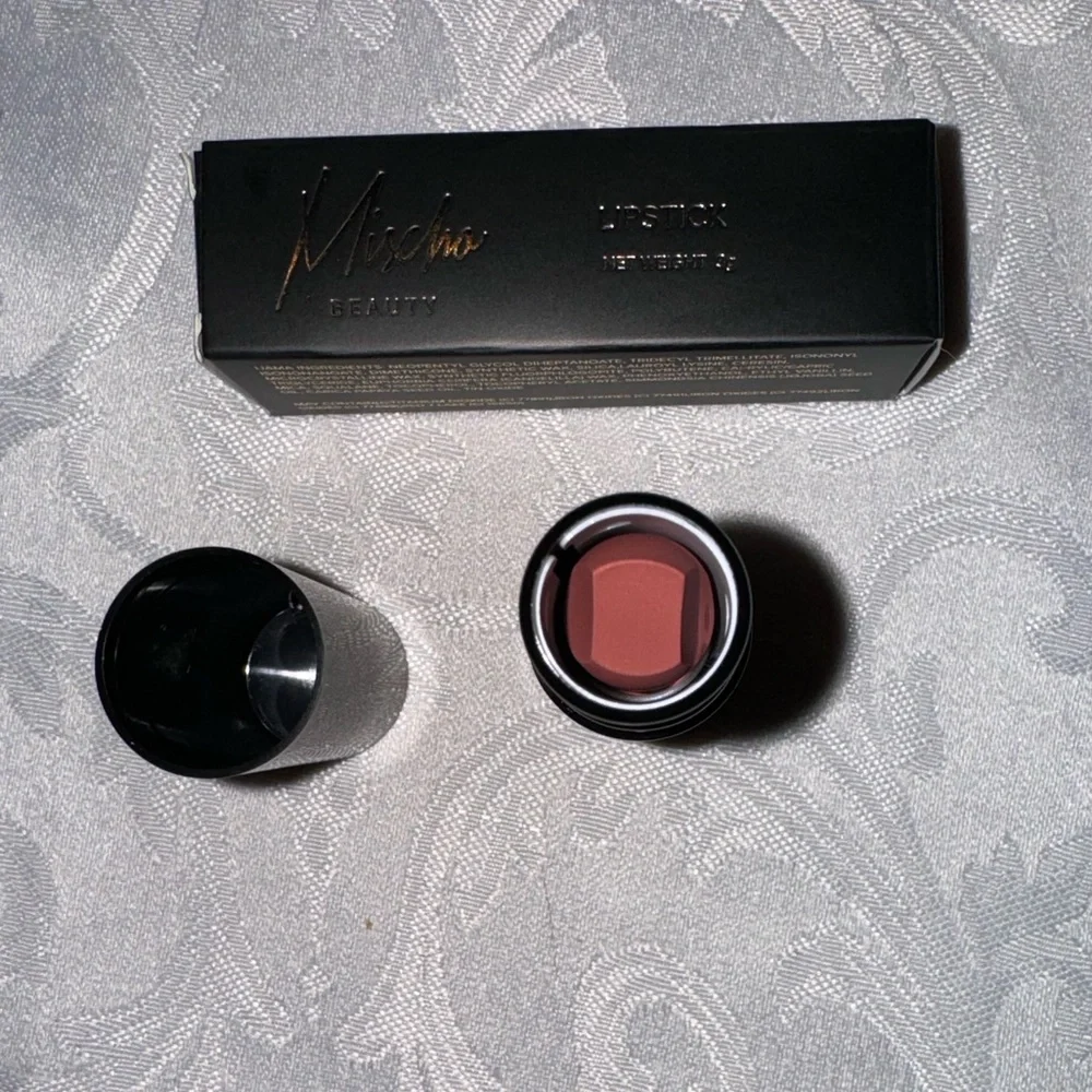MISCHO BEAUTY Lipstick in Ijama